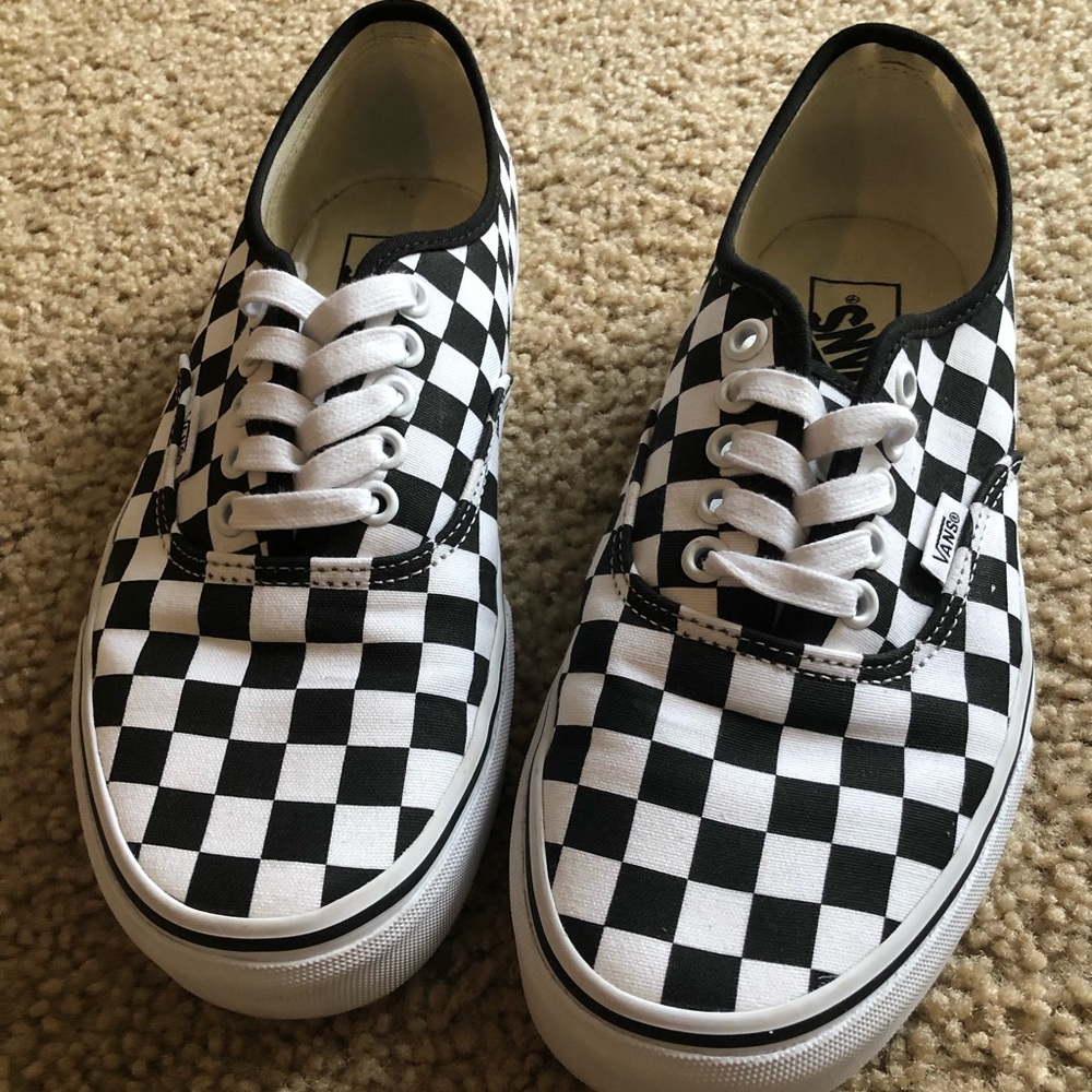Vans women’s 9 / men’s 7.5